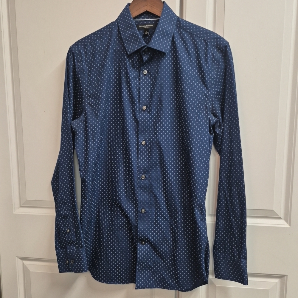 Banana Republic Blue Patterned Button Down Shirt